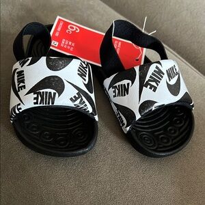 Nike Black and White Slide Sandals Sporty Comfort